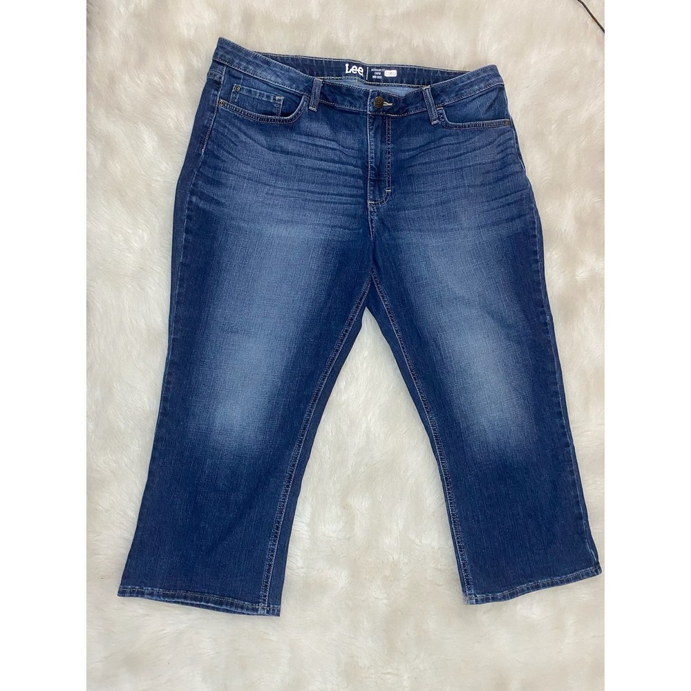 Lee size 20 women Regular fit mid rise capri 6900